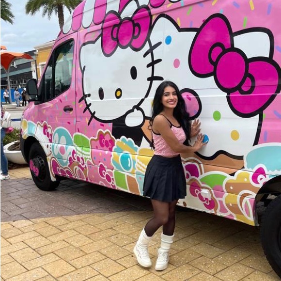 Meet your Posher, Amy - Picture 1 of 1